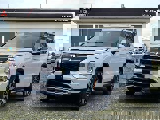 New 2025 Mitsubishi Outlander SE image 1