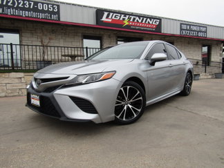 Used 2019 Toyota Camry SE image 1