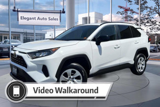 Used 2021 Toyota RAV4 LE image 1
