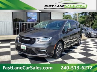 Used 2023 Chrysler Pacifica Touring-L image 1