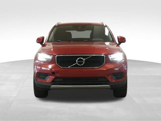 Used 2019 Volvo XC40 T5 Momentum image 1