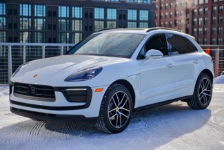 Used 2025 Porsche Macan image 1