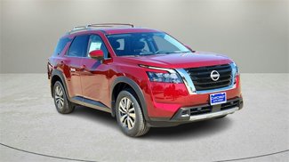 New 2025 Nissan Pathfinder SL image 1