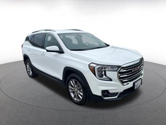 Used 2024 GMC Terrain SLT image 1