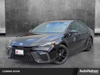 Used 2025 Toyota Camry SE image 1