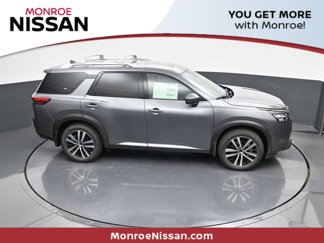 New 2025 Nissan Pathfinder Platinum image 1