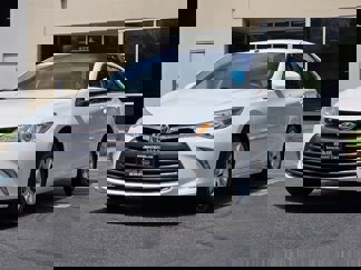 Used 2015 Toyota Camry LE image 1
