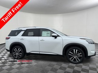 New 2025 Nissan Pathfinder Platinum image 1