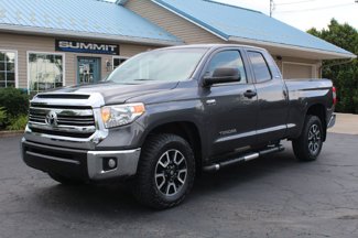 Used 2017 Toyota Tundra SR5 image 1