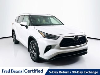 Used 2022 Toyota Highlander XLE image 1
