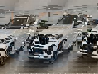Used 2022 BMW X5 xDrive40i w/ M Sport Package image 1