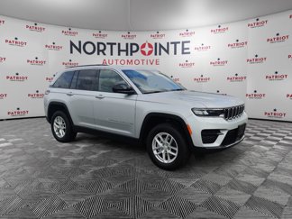 New 2025 Jeep Grand Cherokee Laredo image 1
