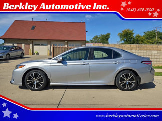 Used 2018 Toyota Camry SE image 1