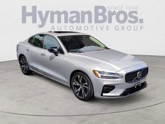 Used 2025 Volvo S60 B5 Core image 1