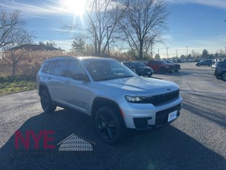 New 2025 Jeep Grand Cherokee L Laredo image 1