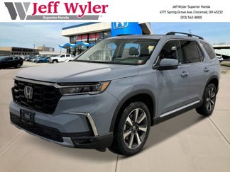 New 2025 Honda Pilot Touring image 1