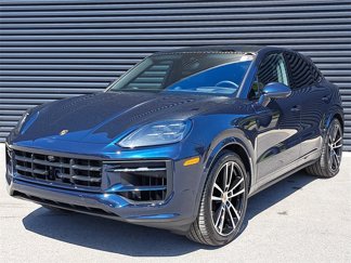 Used 2025 Porsche Cayenne Coupe image 1