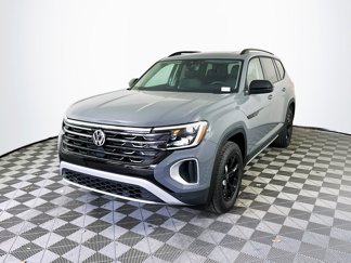 New 2025 Volkswagen Atlas Peak Edition SE image 1