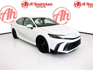 Used 2025 Toyota Camry LE image 1
