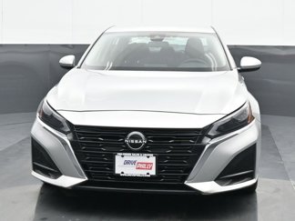 Used 2023 Nissan Altima 2.5 SV image 1