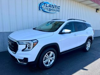 Used 2022 GMC Terrain SLE w/ Driver Convenience Package image 1