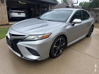 Used 2018 Toyota Camry XSE image 1