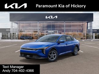 New 2025 Kia K4 LXS image 1