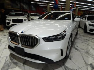Used 2025 BMW 530i xDrive image 1