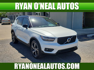 Used 2022 Volvo XC40 T5 R-Design image 1
