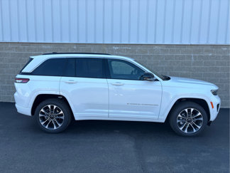 New 2025 Jeep Grand Cherokee Overland image 1