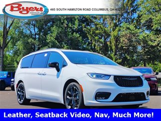 New 2026 Chrysler Pacifica Limited w/ Uconnect Theater Family Group image 1