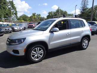 Used 2017 Volkswagen Tiguan S image 1