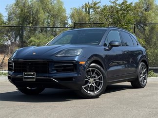 Used 2024 Porsche Cayenne image 1