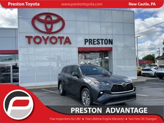 New 2025 Toyota Highlander Platinum image 1