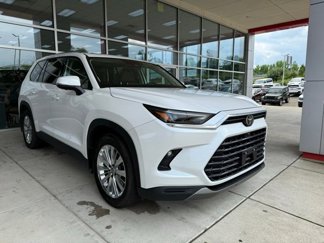 Used 2024 Toyota Grand Highlander Platinum image 1