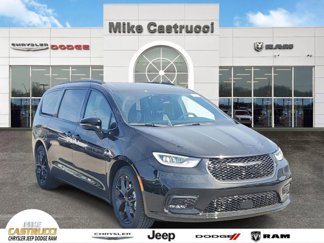 New 2025 Chrysler Pacifica Limited image 1