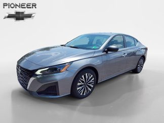 Used 2024 Nissan Altima 2.5 SV image 1
