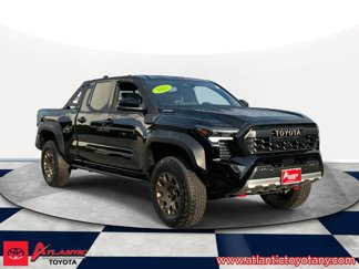 Used 2025 Toyota Tacoma Trailhunter image 1
