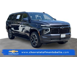 Certified 2025 Chevrolet Suburban RST image 1