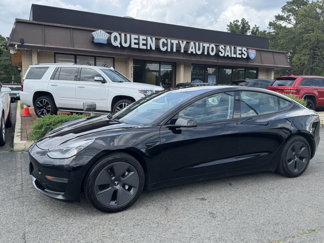 Used 2022 Tesla Model 3 Standard Range image 1