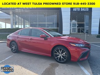 Used 2024 Toyota Camry SE image 1