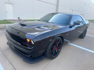 Used 2016 Dodge Challenger SRT Hellcat image 1