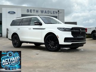 Used 2025 Lincoln Navigator Reserve image 1