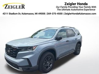 Certified 2024 Honda Pilot TrailSport image 1