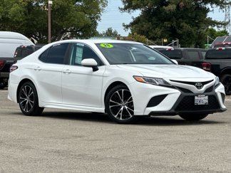 Used 2020 Toyota Camry SE w/ Carpet Mat Package image 1