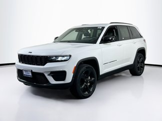 Used 2023 Jeep Grand Cherokee Altitude image 1