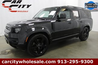 Used 2024 Land Rover Defender 130 X-Dynamic SE image 1