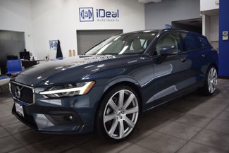 Used 2020 Volvo V60 T5 Momentum image 1