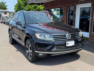 Used 2017 Volkswagen Touareg Wolfsburg Edition image 1