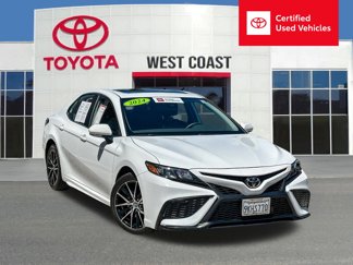 Used 2024 Toyota Camry SE image 1
